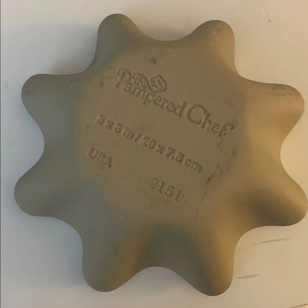 Pampered Chef tortilla bowl stoneware